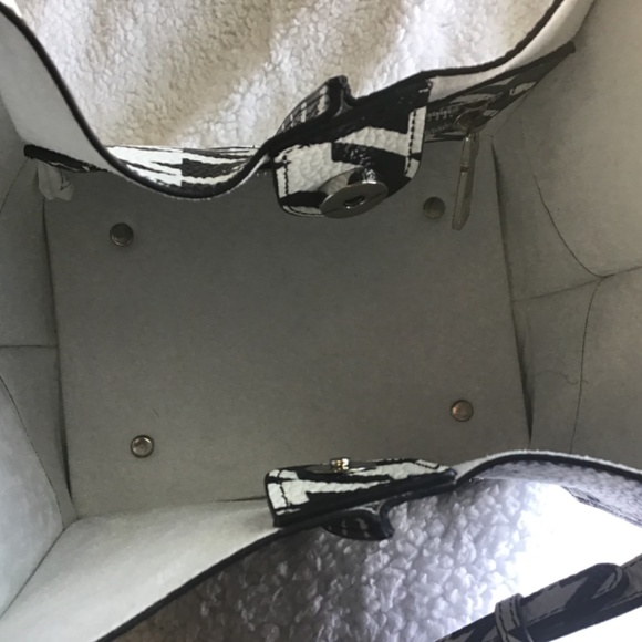 Sassy Jones Small Houndstooth Ava Purse - Picture 3 of 3